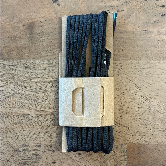 On Running Charcoal grey/Black Laces - Picture 2 of 2